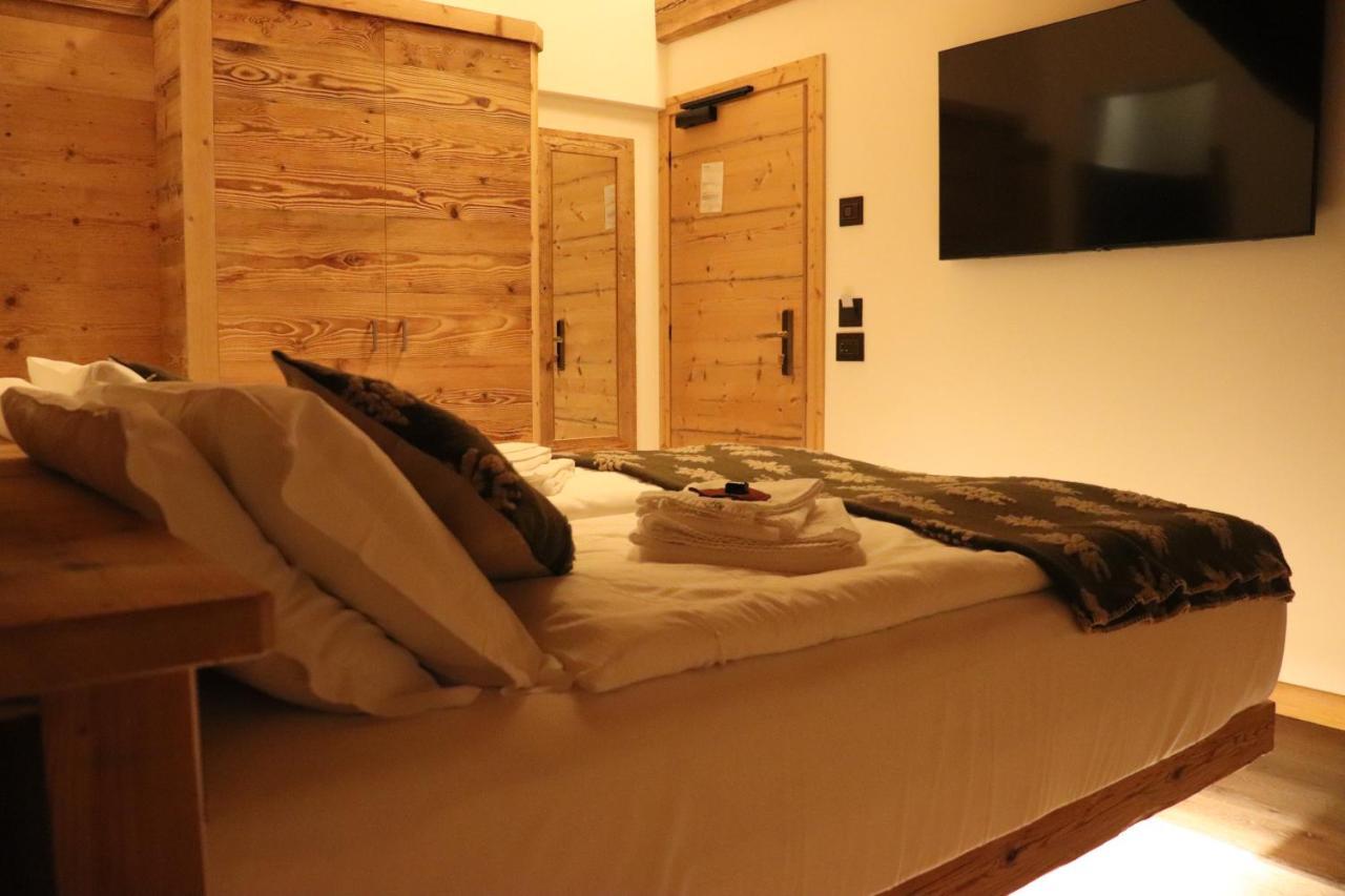 Hotel Ciasa Lorenzi Кортина д'Ампецо Екстериор снимка