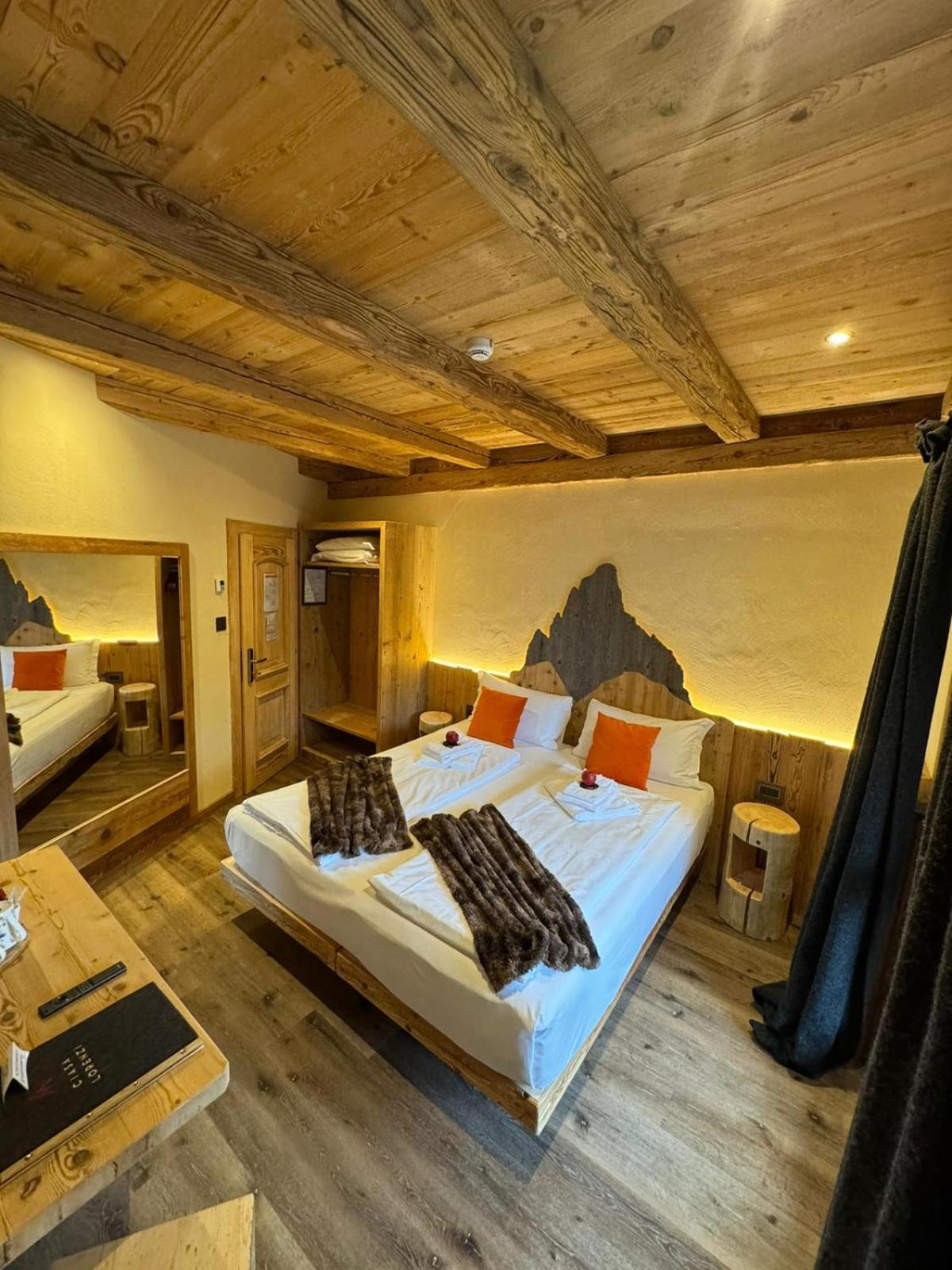 Hotel Ciasa Lorenzi Кортина д'Ампецо Екстериор снимка