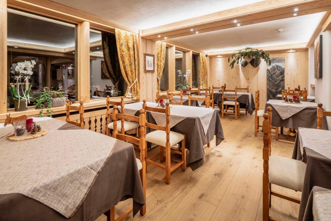Hotel Ciasa Lorenzi Кортина д'Ампецо Екстериор снимка