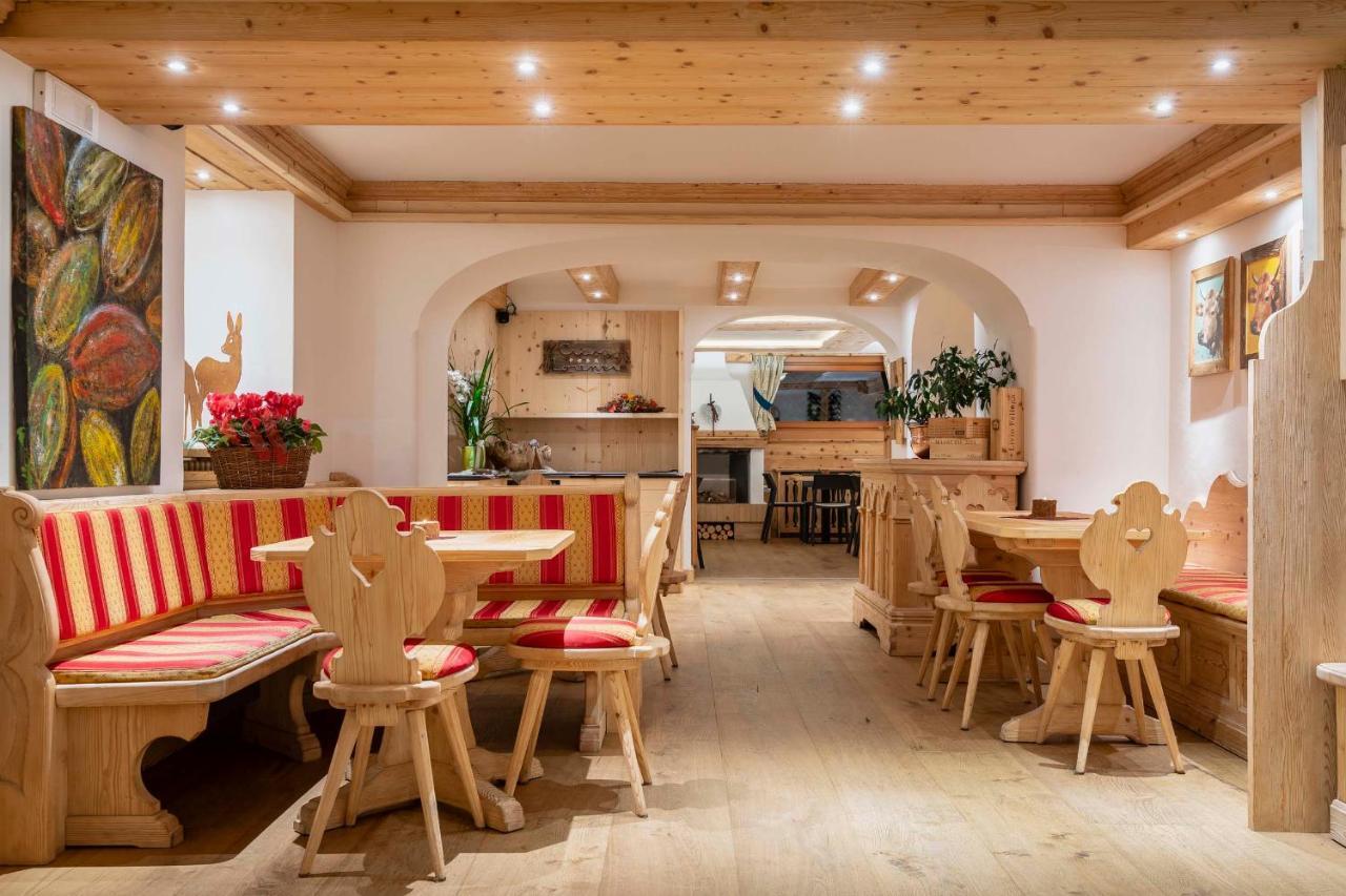 Hotel Ciasa Lorenzi Кортина д'Ампецо Екстериор снимка