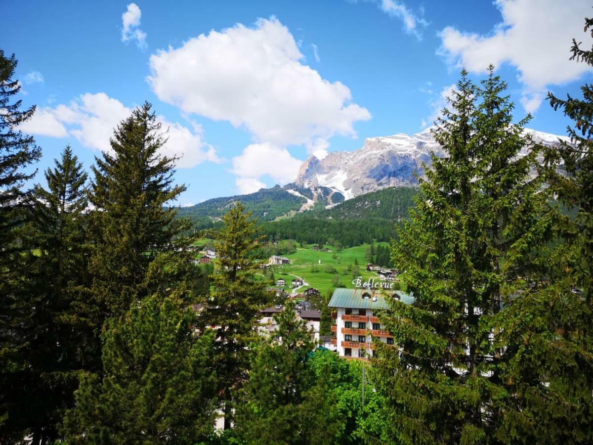 Hotel Ciasa Lorenzi Кортина д'Ампецо Екстериор снимка